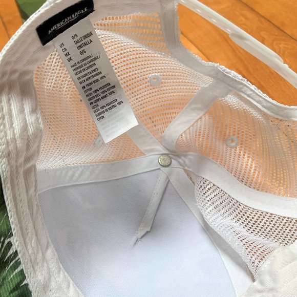 NWOT floral baseball cap/trucker hat - Picture 3 of 6